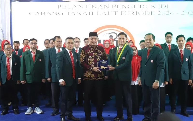 Bupati Dorong IDI Tingkatkan Kompetensi dan Pelayanan Kesehatan Bupati Tanah Laut (Tala) H Rahmat Trianto dalam kegiatan IDI.