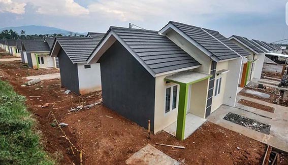 Backlog Rumah Capai 9 Juta Keluarga HARGA PANGAN NAIK - Harga komoditas utama pangan secara nasional pada Senin mengalami tren kenaikan yang signifikan. Kenaikan harga terjadi pada kelompok komoditas hewani, bumbu dapur, seluruh jenis beras, serta gula pasir. Pada kelompok beras, seluruh varian tercatat mengalami kenaikan serentak.(foto;mb/ant)
