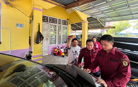 Bagian Umum Tertibkan Rumdin yang Diduga Berpindah Tangan TIM inventaris aset bagian umum Setdako Banjarmasin melakukan pendataan sekaligus penertiban aset.(foto:mb/ist)
