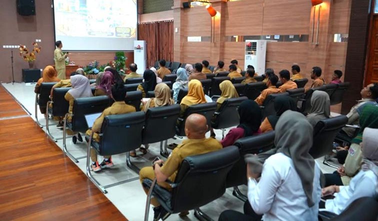 Sekwan Gelar Sosialisasi untuk Dukung Kegiatan DPRD Batola SEKRETARIS DPRD Batola M Haris Isroyani melaksanakan Sosialisasi Implementasi Integrasi SOP dalam rangka mendukung pelaksanaan Proyek Perubahan pada Pelatihan Kepemimpinan Nasional Tingkat II Angkatan XVIII Tahun 2026, di Gedung DPRD Batola.