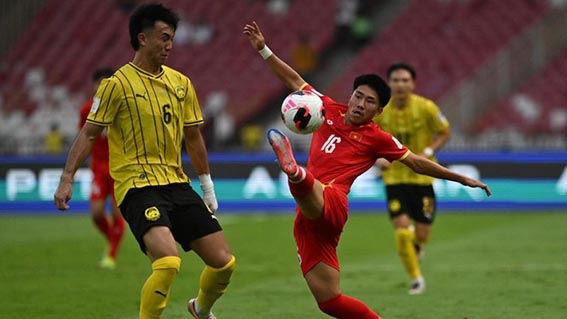 Gulung Vietnam, Malaysia Peringkat Ketiga Timnas Malaysia mengalahkan Vietnam pada laga perebutan peringkat ketiga yang berlangsung di Stadion Utama Gelora Bung Karno (SUGBK), Jakarta, Senin (5/10).(foto:mb/ant)