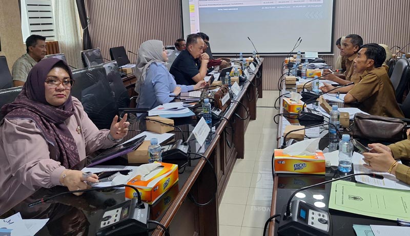 Komisi IV Fokus Pembiayaan BPJS Ketenagakerjaan Bagi Pekerja Bukan Penerima Upah Komisi IV DPRD Provinsi Kalsel saat rapat dengan Dinas Tenaga Kerja Provinsi Kalimantan Selatan.rds