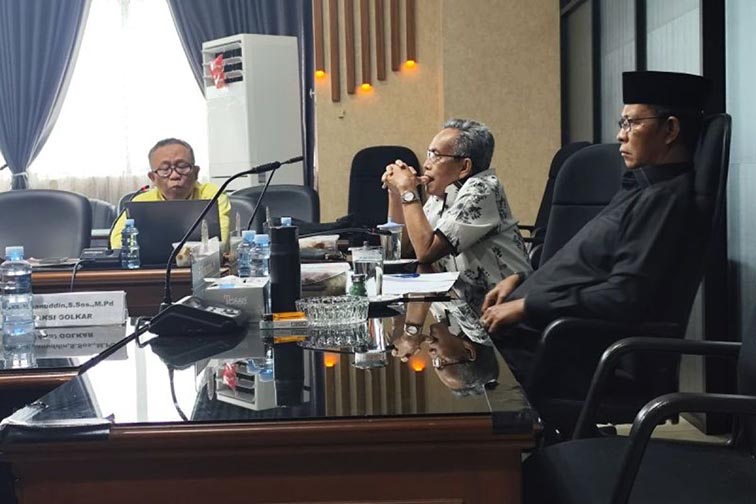 Dewan Apresiasi Grand Design 20 Tahun Manajemen Air Hujan Terintegrasi RAPAT Dengar Pendapat Komisi II DPRD Kalsel terkait Grand Design 20 Tahun Manajemen Air Hujan Terintegrasi di Banjarmasin, Senin (5/10).(foto:mb/ant)