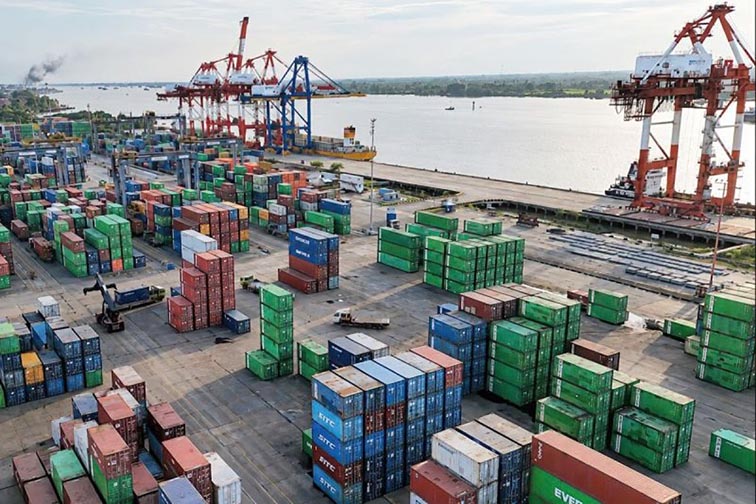 Lima Tahun Pelindo, TPK Banjarmasin Perkuat Pondasi Transformasi Operasional TERMINAL Peti Kemas (TPK) Banjarmasin di Pelabuhan Trisakti Banjarmasin. (Foto:mb/ant/hms pelindo)