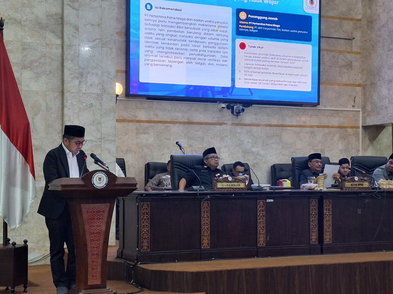 Hasil Temuan Lapangan Akan Ditindaklanjuti Satgas Rapat paripurna DPRD Kalsel dipimpin Ketua DPRD kalsel H.Supian Hk beserta Ketua Pansus BBM bersubsidi DPRD Kalsel,H. Muhammad Syaripuddin, S.E., M.AP. rds