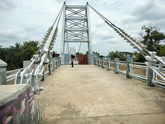 Perbaikan Jembatan CUSA Tunggu Hasil Evaluasi JEMBATAN penghubung Cemara Ujung โ Sungai Andai (CUSA) masih ditutup pagar, karena proses perbaikannya belum rampung.(foto:mb/ist)