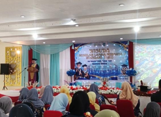 Dinsos P3AP2KB Banjar Gelar Wisuda Sekolah Lansia DINSOS P3AP2KB Kabupaten Banjar menggelar Wisuda Sekolah Lansia Standar 1 (S1) di Guest House Sultan Sulaiman Martapura.(foto:mb/ist)