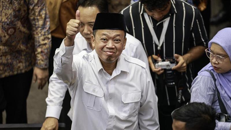 MAKI Menduga Nusron ke LN Tanpa Izin Presiden MENTERI ATR/BPN, Nusron Wahid. Dia mangkir dua kali saat dijadwalkan menjalani pemeriksaan KPK terkait dugaan kasus suap.