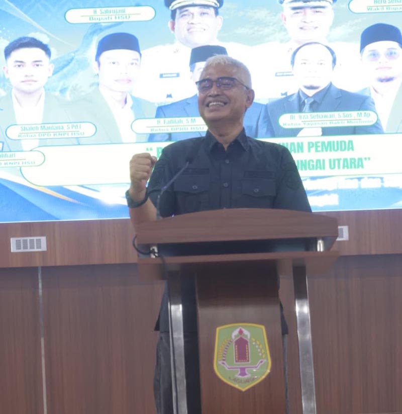 Wabup HSU Dorong Generasi Muda Jadi Penggerak Perubahan SAMBUTAN-Wabup HSU Hero Setiawan memberikan sambutan acara KNPI kabupaten HSU.{{yusuf}}
