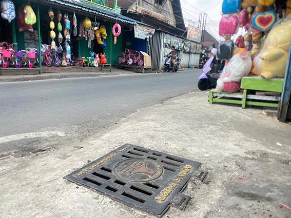Fokus Atasi Genangan, Pemko Alokasikan Rp7 M untuk Drainase SALAH satu drainase di pinggir jalan untuk mengatasi genangan di jalan umum saat hujan turun.(foto:mb/ist)
