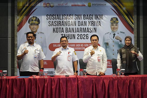 Terapkan SNI, Agar IKM Sasirangan dan Kriya Tembus Ekspor PEMKO Banjarmasin melalui Disperdagin menyosialisasikan penerapan SNI kepada IKM dan Kriya agar produknya bisa menembus ekspor.(foto:mb/ist)